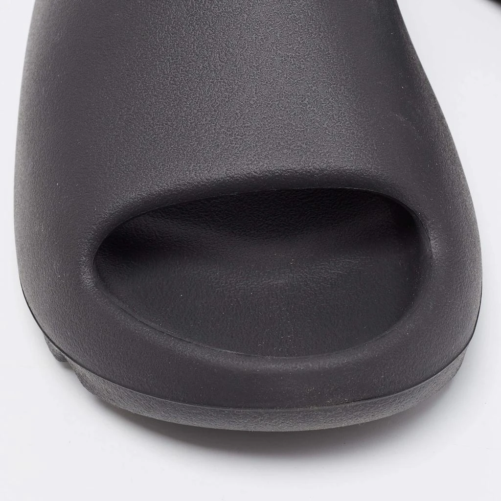 Yeezy x Adidas Black Rubber Onyx Flat Slides Size 37 商品