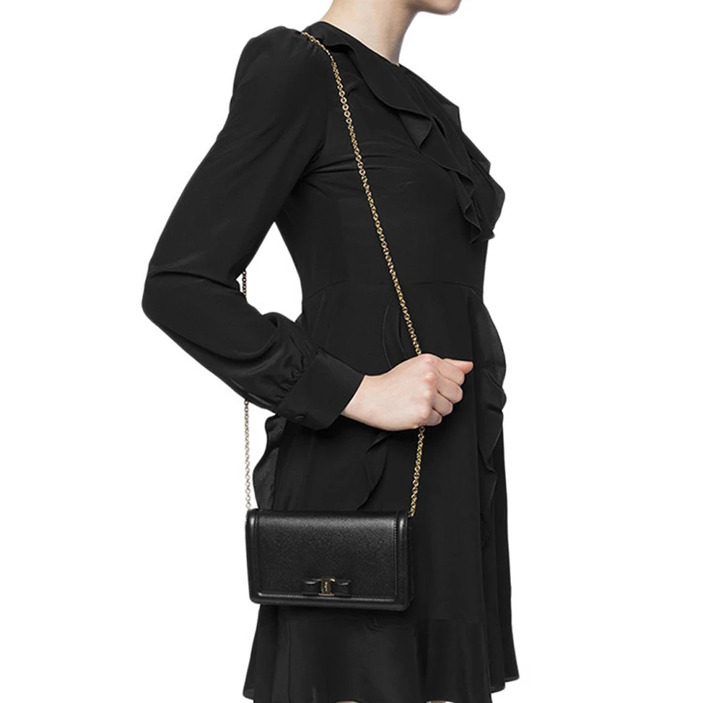 商品Salvatore Ferragamo|Salvatore Ferragamo 菲拉格慕 Vara系列黑色牛皮女士包袋 22-C916-0673771,价格¥3446,第1张图片