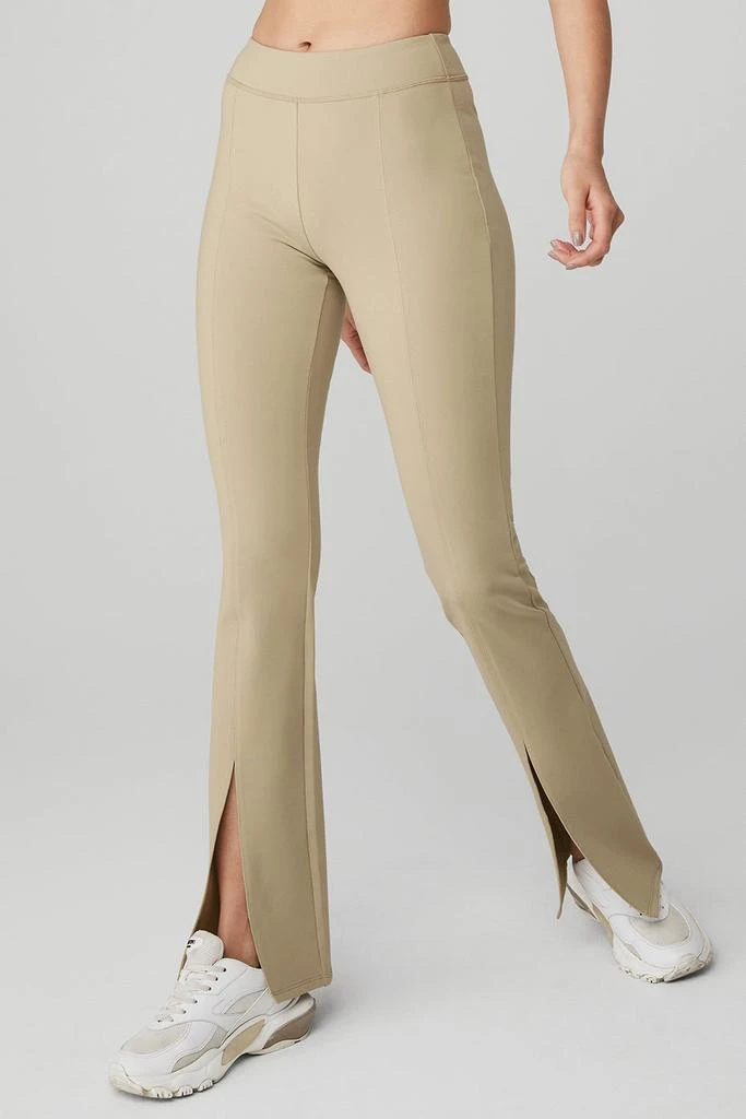 商品Alo|Airbrush High-Waist 7/8 Flutter Legging - California Sand,价格¥714,第3张图片详细描述