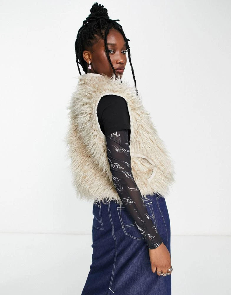 商品Basic Pleasure Mode|Basic Pleasure Mode faux fur yeti gilet in beige,价格¥372,第2张图片详细描述