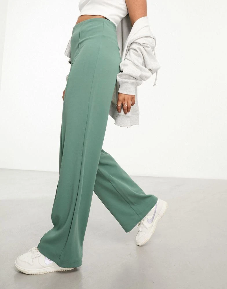 商品VERO MODA|Vero Moda pin tuck wide leg trouser in forest green,价格¥206,第1张图片