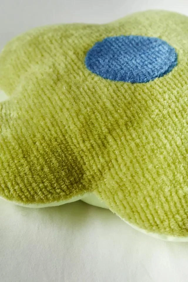 商品Urban Outfitters|Flower Shaped Tufted Throw Pillow,价格¥298,第2张图片详细描述