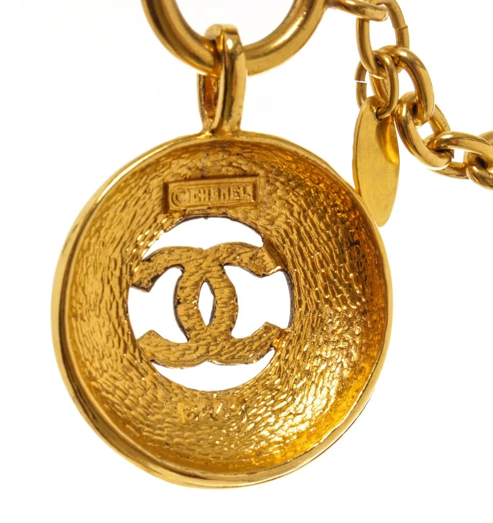 商品[二手商品] Chanel|Chanel Gold Metal Vintage CC Round Pendant Necklace,价格¥15073,第4张图片详细描述