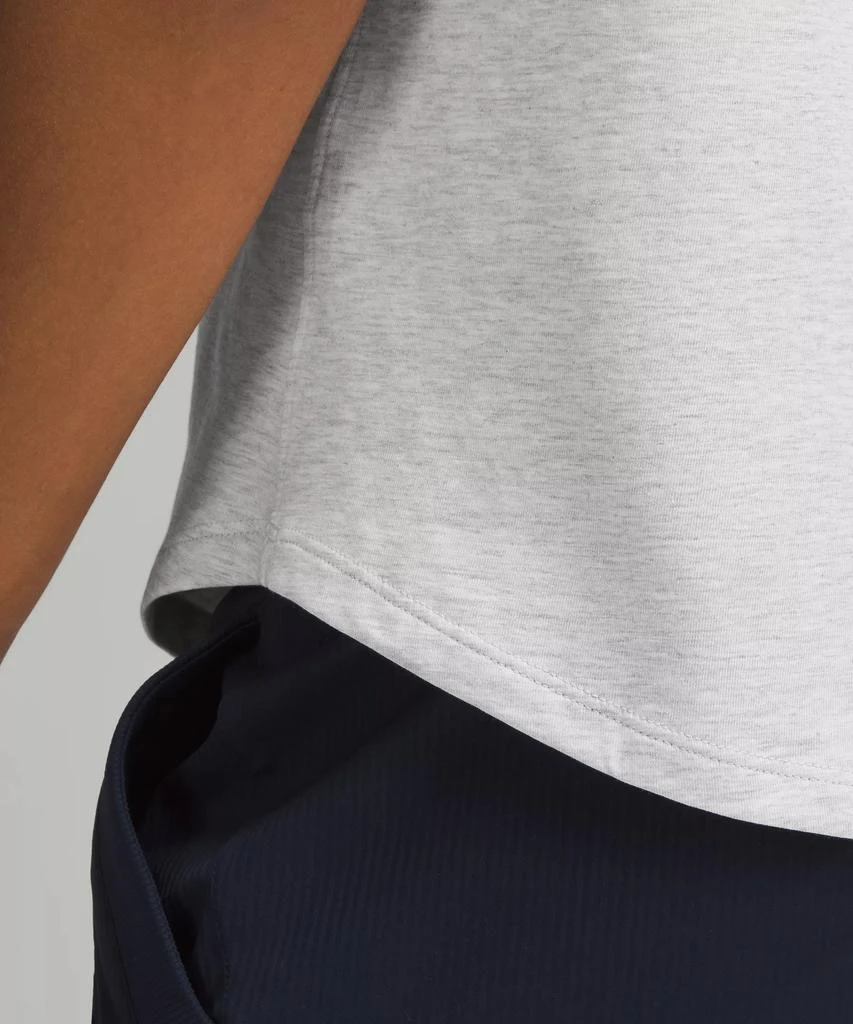 Love Curved-Hem Crewneck T-Shirt 商品