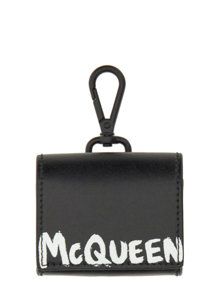 商品Alexander McQueen|Alexander McQueen Graffiti Logo Printed Airpod Case,价格¥1062,第1张图片