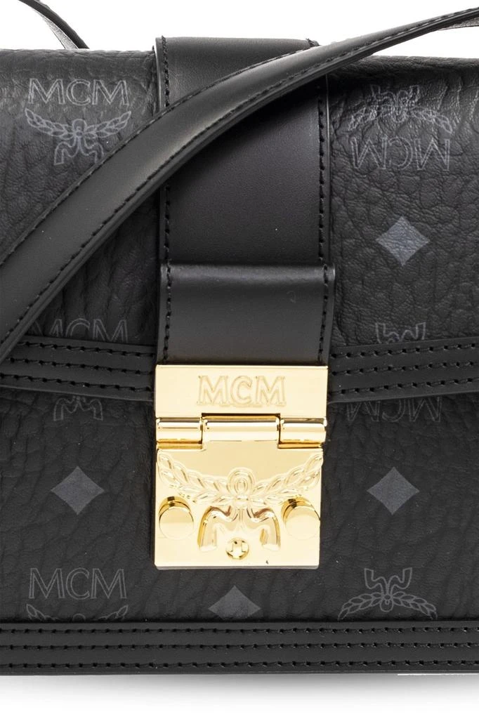 商品MCM|MCM Tracy Fold-Over Top Shoulder Bag,价格¥6973,第5张图片详细描述