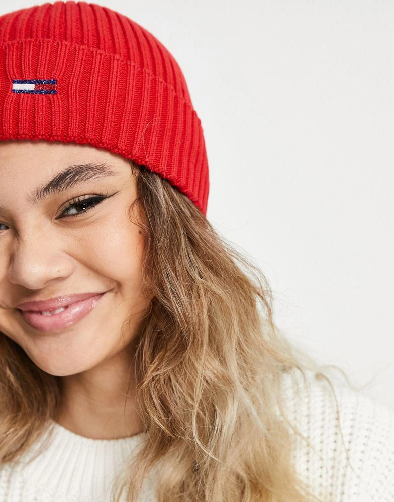 商品Tommy Hilfiger|Tommy Jeans flag logo beanie hat in red,价格¥209,第3张图片详细描述