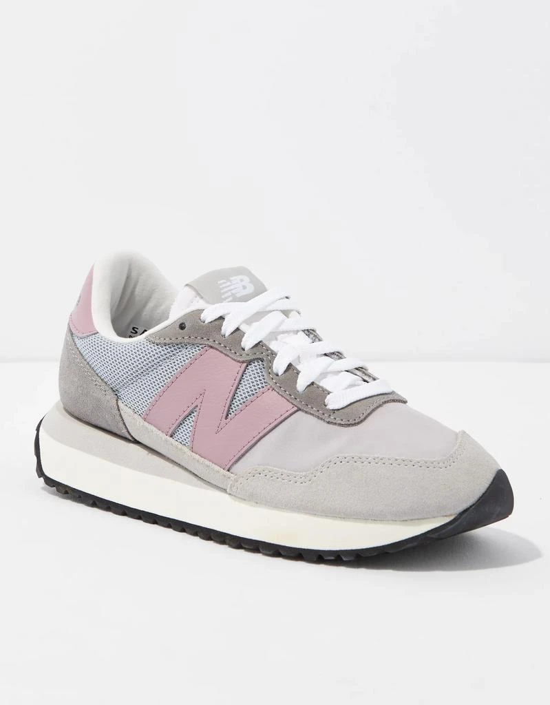 商品AE|New Balance Women's 237 Sneaker,价格¥603,第1张图片