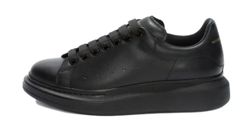 商品[国内直发] Alexander McQueen|亚历山大王 麦昆 光话小牛皮  低帮时尚板鞋 黑色,价格¥3584,第1张图片