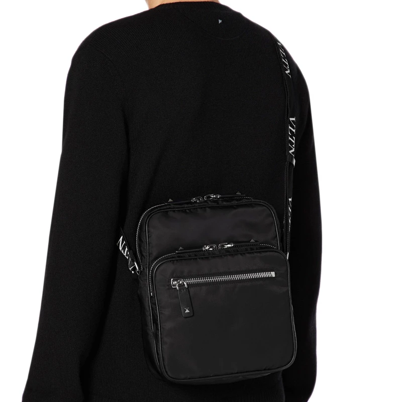 Valentino 华伦天奴 Garavani VLTN黑色尼龙斜挎包 SY2B0586RPY-0NO 商品