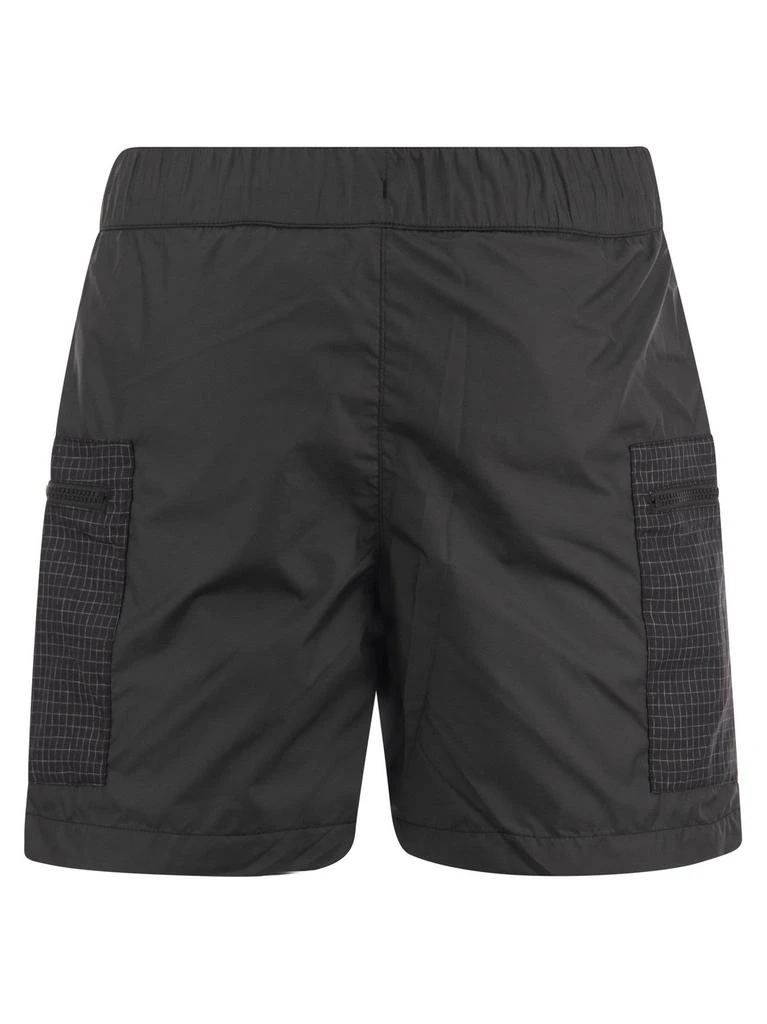 商品The North Face|The North Face Logo Patch Shorts,价格¥259,第2张图片详细描述