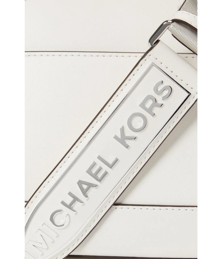 商品Michael Kors|Jet Set Charm Large Dome Crossbody,价格¥1340,第4张图片详细描述