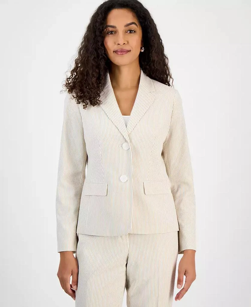 商品Le Suit|Women's Seersucker Two-Button Notch-Collar & Mid-Rise Slim Pants Set, Regular & Petite,价格¥515,第3张图片详细描述