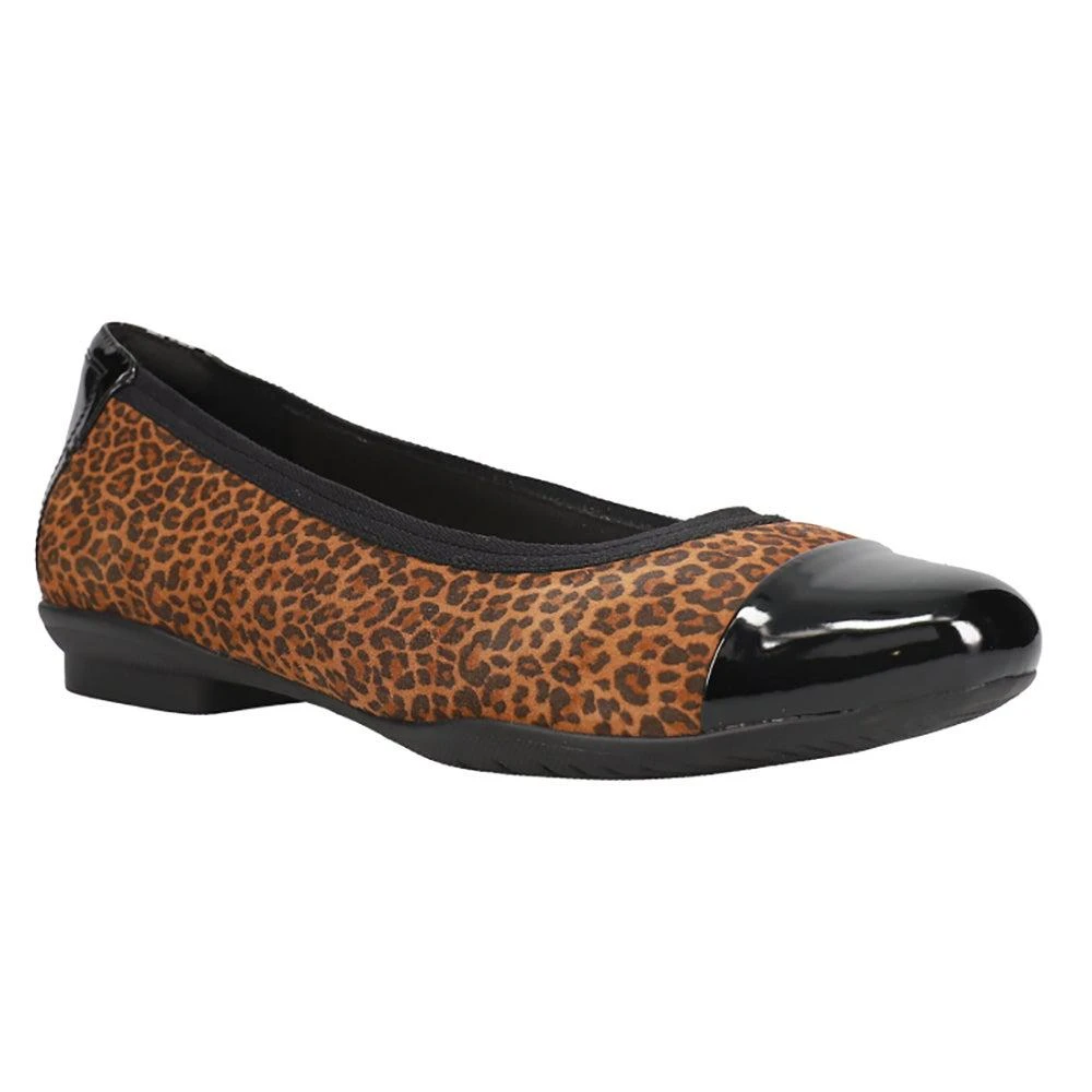 商品Clarks|Sara Orchid Leopard Ballet Flats,价格¥154,第2张图片详细描述