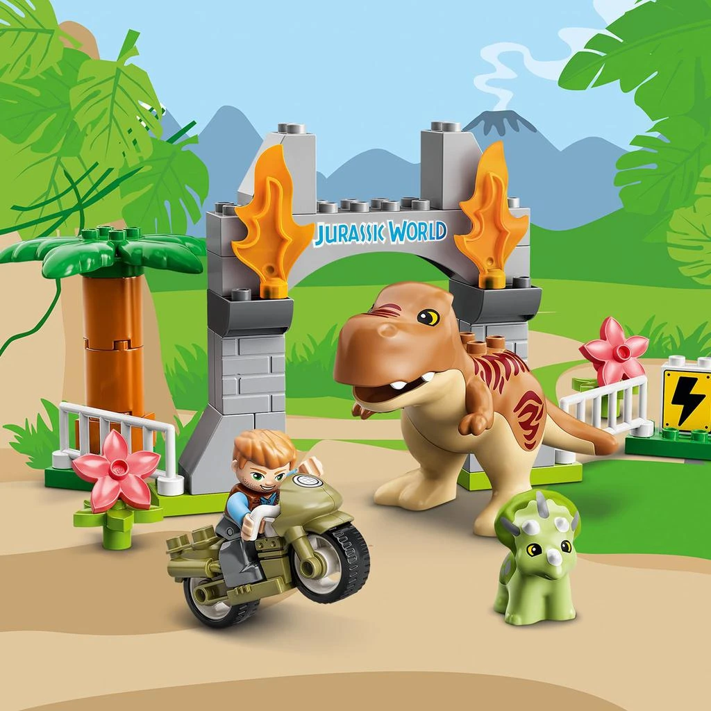 商品LEGO|T. rex and Triceratops Dinosaur Breakout 10939,价格¥225,第2张图片详细描述
