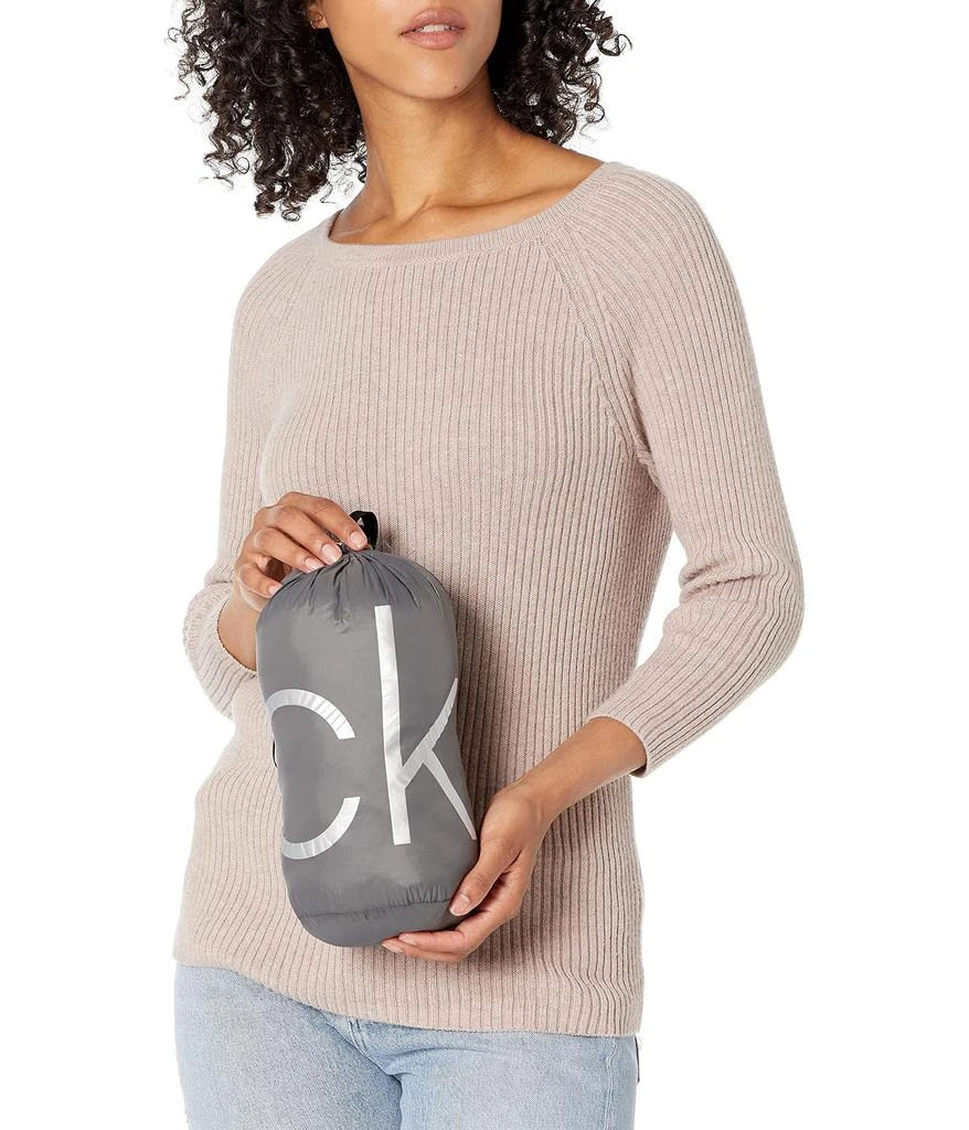 商品Calvin Klein|Women's Chevron Quilted Packable Down Jacket (Standard and Plus),价格¥809,第3张图片详细描述