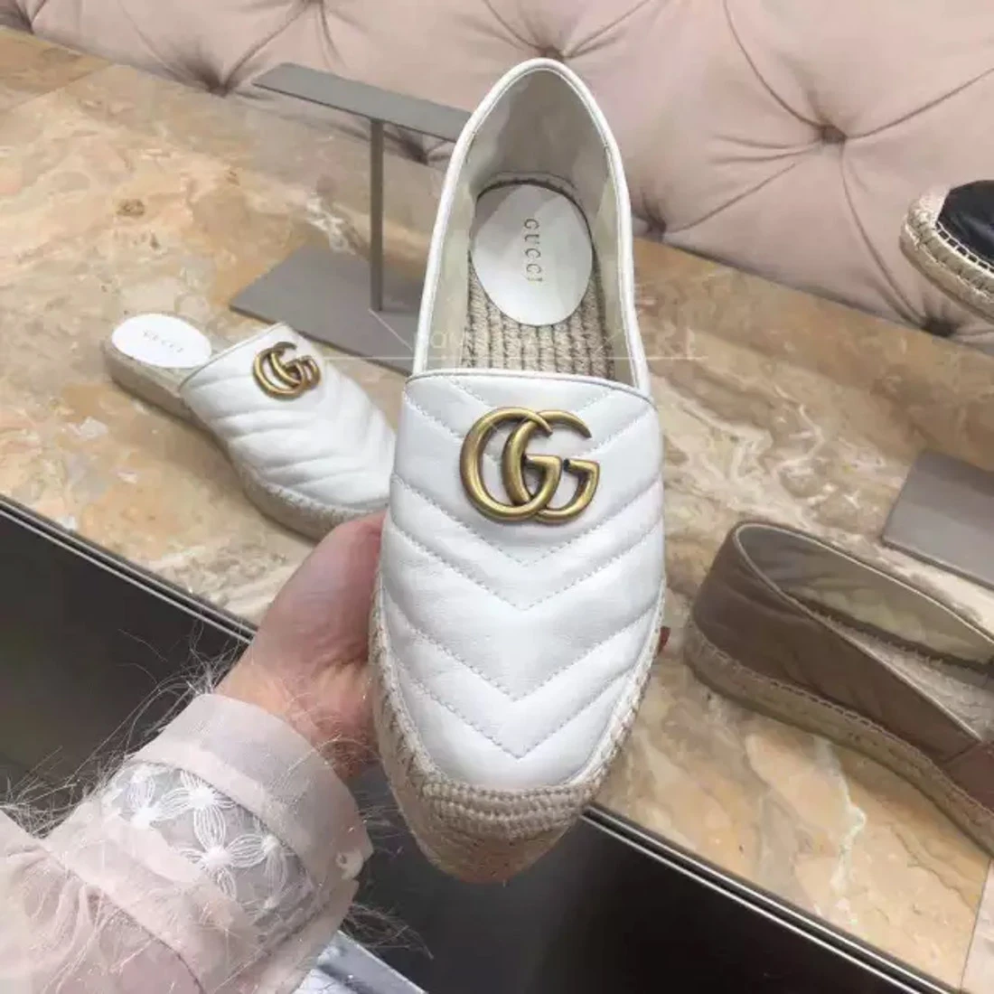 商品Gucci|Gucci 女士休闲鞋 551884BKO009014 花色,价格¥4022,第5张图片详细描述
