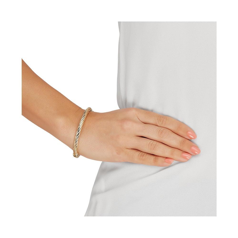 商品Italian Gold|Twist Hinge Bangle Bracelet in 14k Gold or White Gold,价格¥5328,第4张图片详细描述