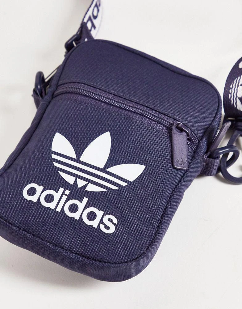 商品Adidas|adidas Originals adicolor across body bag with branded strap in shadow navy,价格¥174,第4张图片详细描述