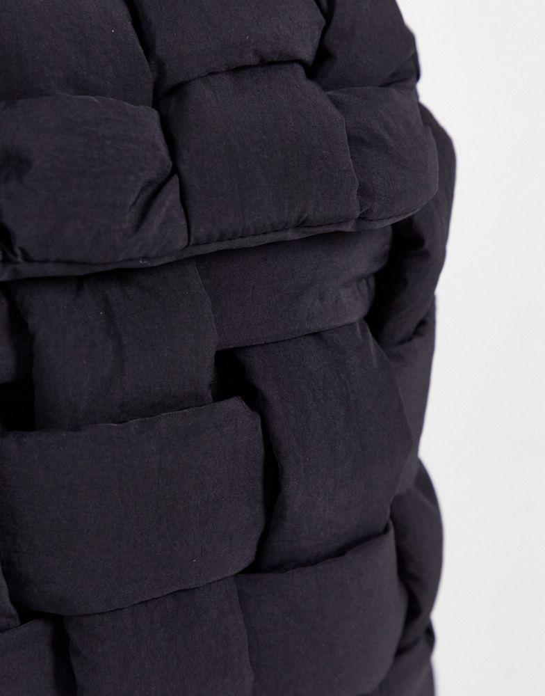 ASOS DESIGN large padded weave backpack in black商品第4张图片规格展示