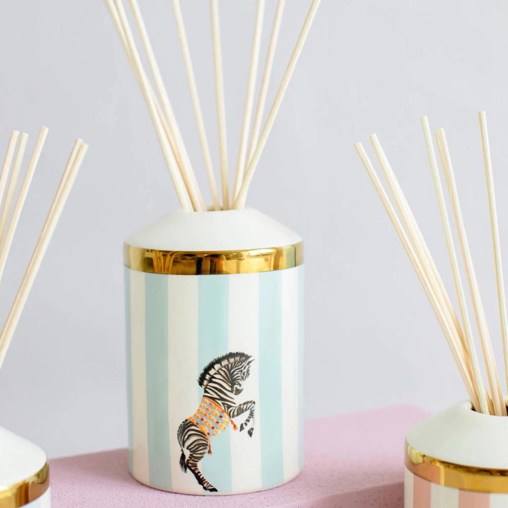 商品The Hut|Yvonne Ellen Party Animal Scented Diffuser - Cranberry & Oakwood,价格¥284,第3张图片详细描述