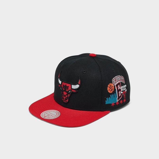 商品Mitchell and Ness|Mitchell & Ness NBA Chicago Bulls Patch Overload Snapback Hat,价格¥177,第1张图片