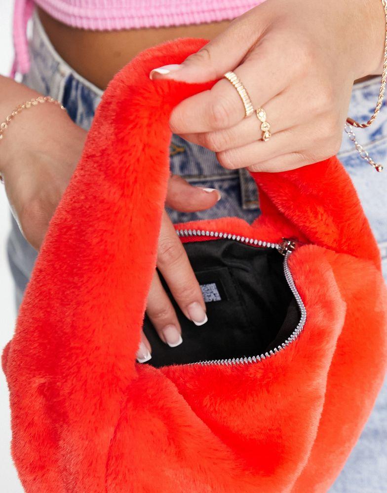ASOS DESIGN clutch bag in faux fur in red商品第4张图片规格展示