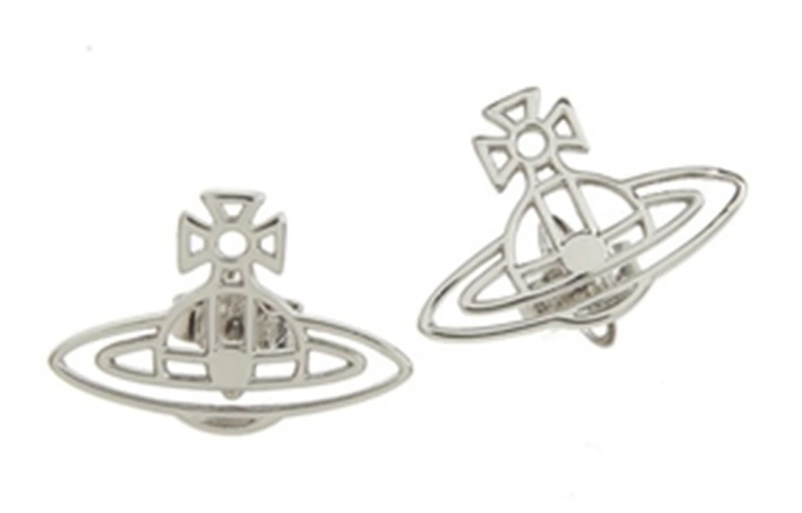 商品[国内直发] Vivienne Westwood|Thin line flat orb 细线条土星经典纯色休闲 耳钉 女款 银色,价格¥1180,第6张图片详细描述