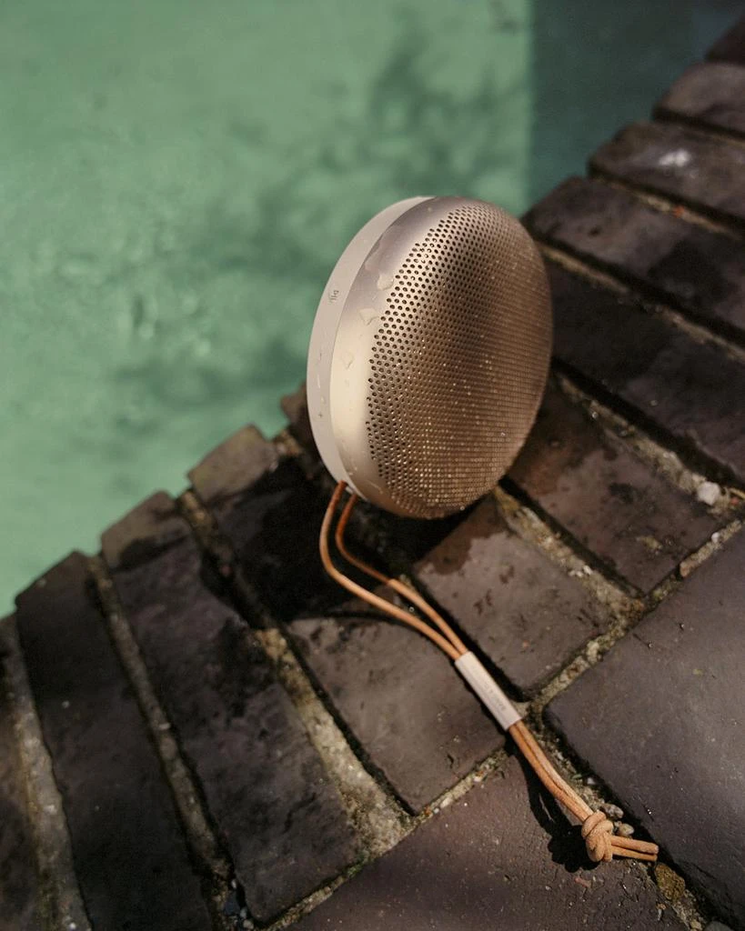 商品Bang & Olufsen|Beosound A1 2nd Generation Wireless Speaker, Gold,价格¥2344,第5张图片详细描述