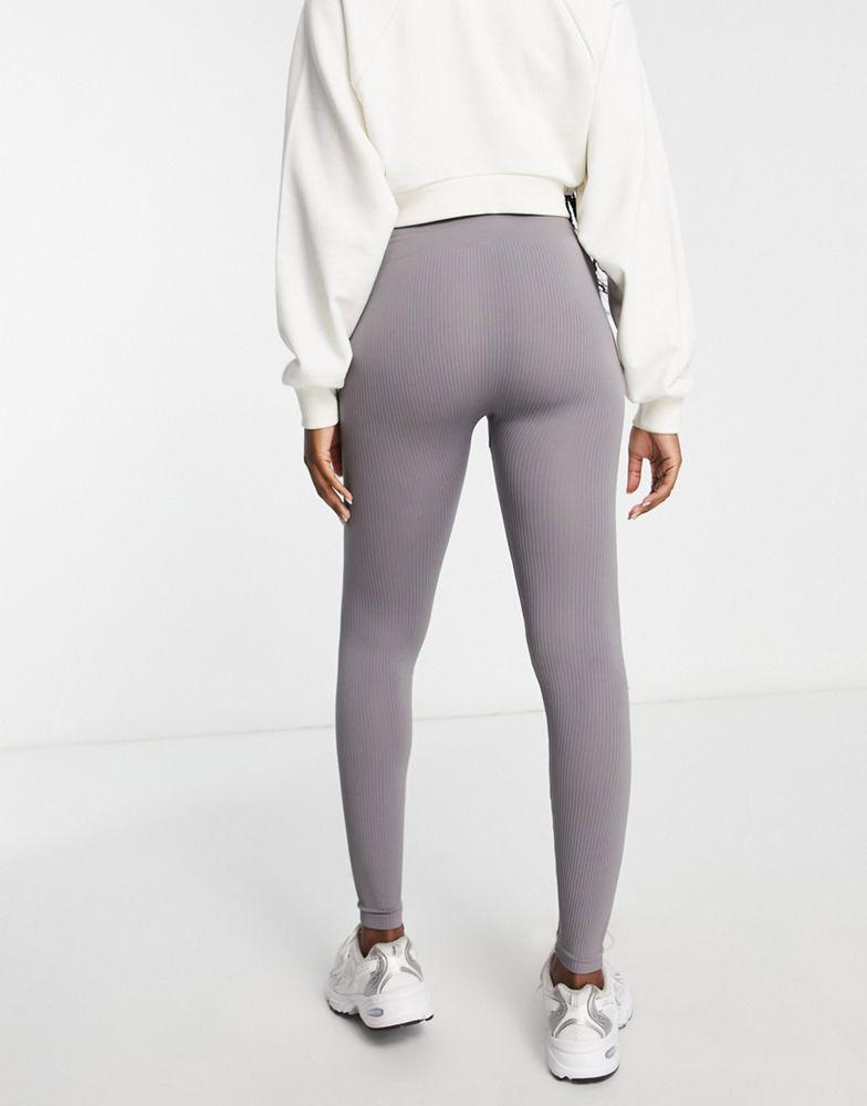 Stradivarius seamless ribbed leggings in charcoal商品第2张图片规格展示