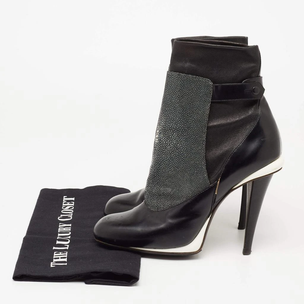 Fendi Black Texture leather and Leather Ankle Boots Size 40 商品