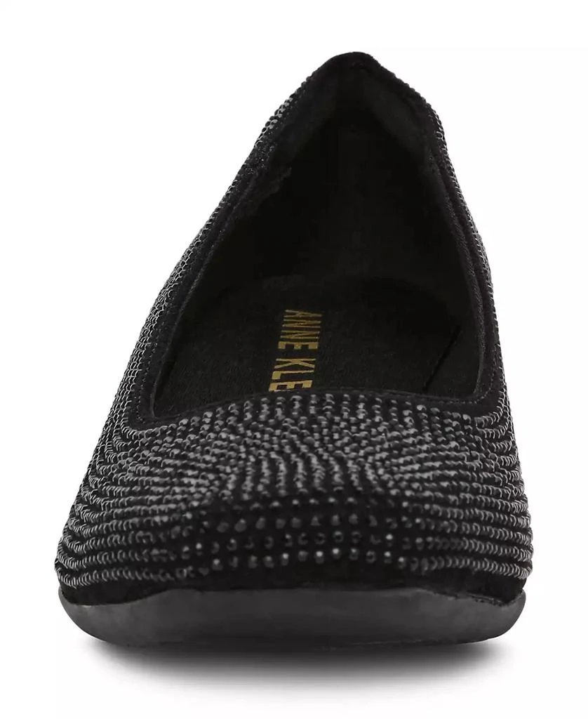 Women's Wisher Embellished Wedge Pumps 商品
