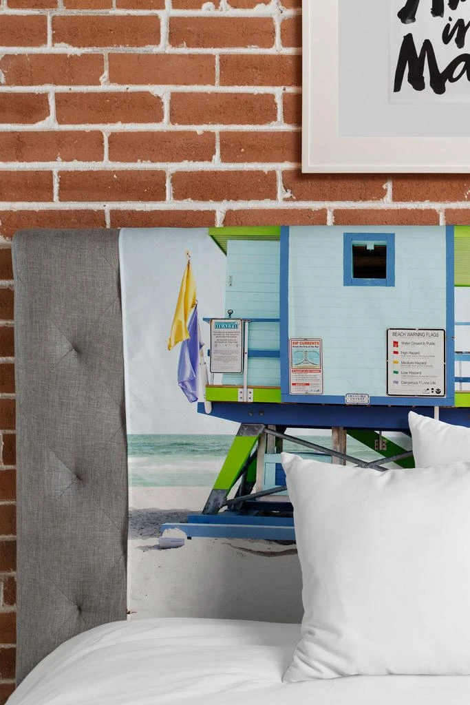 商品DENY Designs|Bree Madden Miami Blue Tapestry,价格¥169,第2张图片详细描述