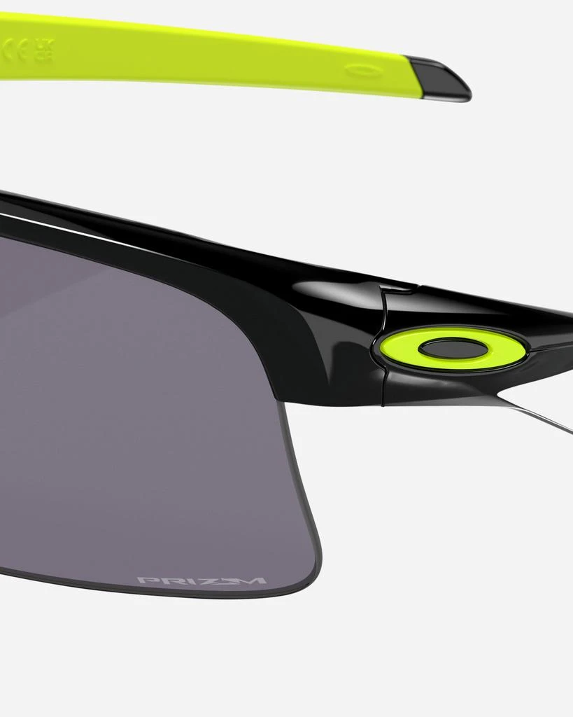 商品Oakley|Capacitor Sunglasses Polished Black / Prizm  Grey,价格¥302,第5张图片详细描述