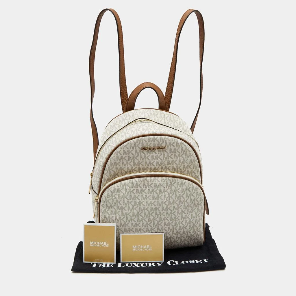 MICHAEL Michael Kors White Signature Coated Canvas and Leather Medium Abbey Backpack 商品
