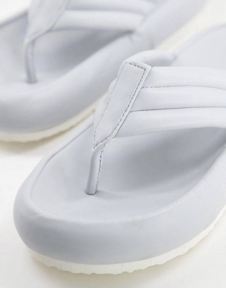 商品ASOS|ASOS DESIGN padded flip flops in grey,价格¥71,第3张图片详细描述
