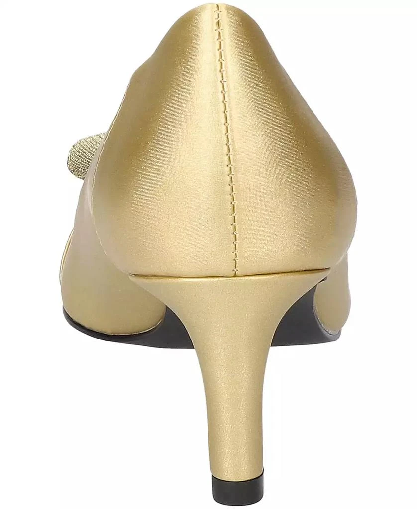商品Easy Street|Women's Devanna Slip-On Pumps,价格¥311,第3张图片详细描述