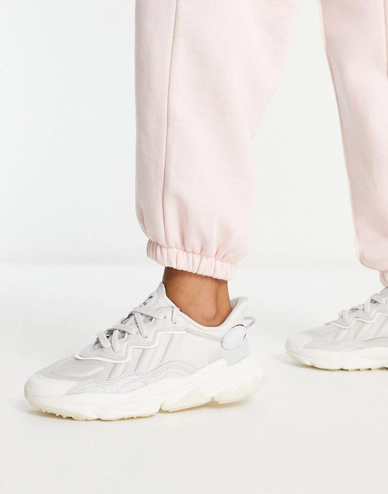 商品Adidas|adidas Originals Ozweego trainers in grey,价格¥873,第4张图片详细描述