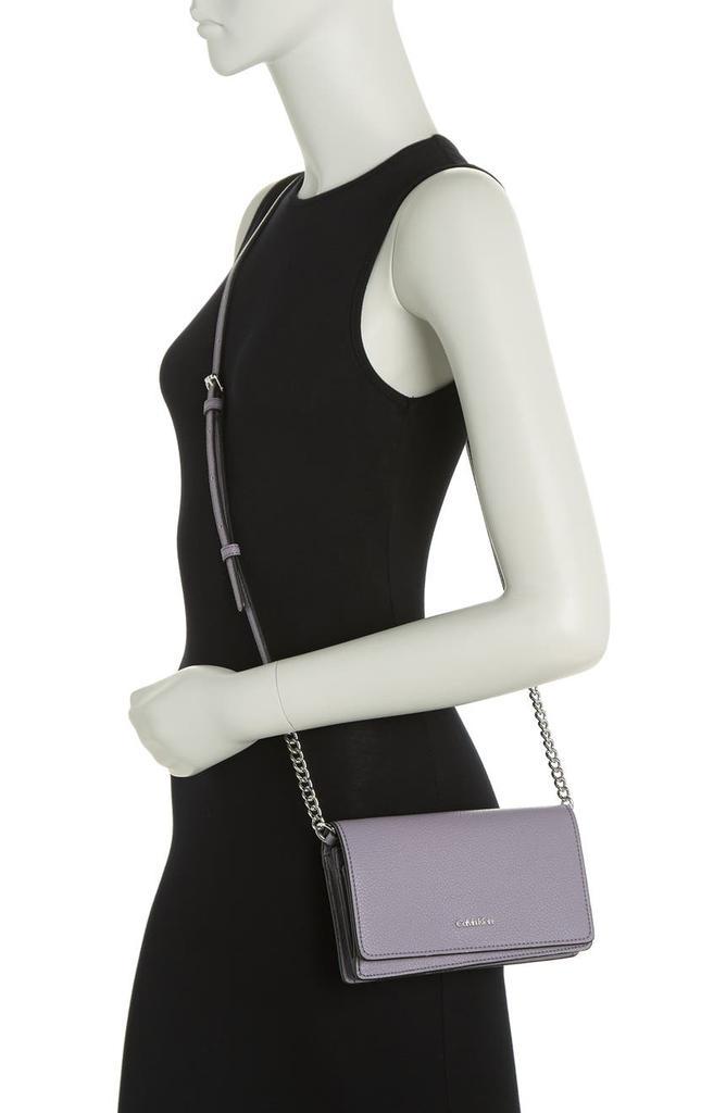 商品Calvin Klein|Crossbody Chain Wallet Bag,价格¥436,第4张图片详细描述