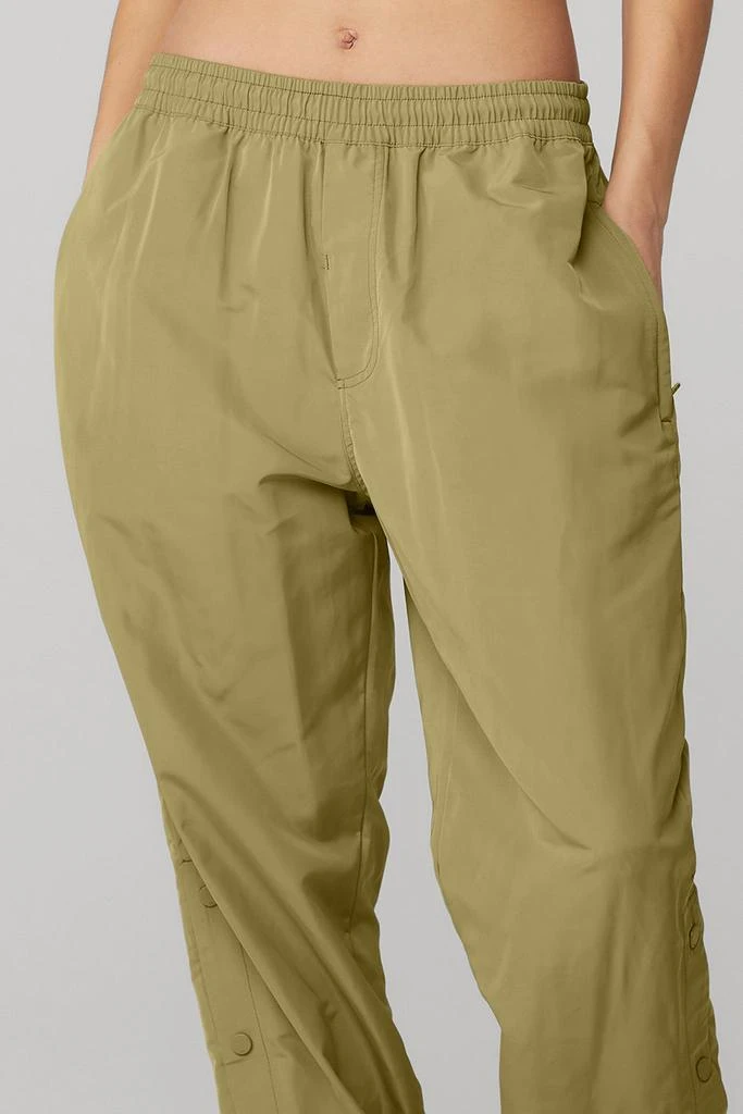 商品Alo|Legend Snap Pant - Wasabi,价格¥907,第4张图片详细描述