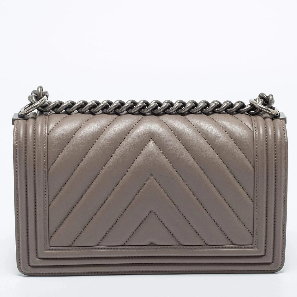 商品[二手商品] Chanel|Chanel Grey Chevron Leather Medium Boy Flap Bag,价格¥21623,第4张图片详细描述