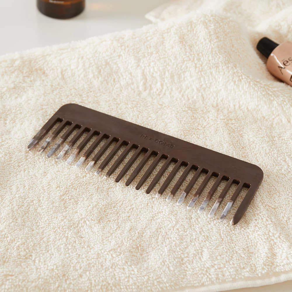 商品Re=Comb|Re=Comb Recycled Plastic Hair Comb,价格¥128,第3张图片详细描述
