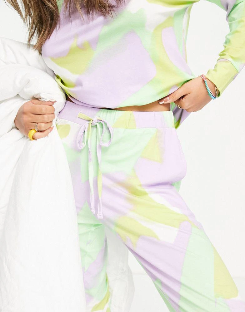 商品ASOS|ASOS DESIGN lounge abstract painterly viscose sweat & jogger set in multi,价格¥148,第3张图片详细描述