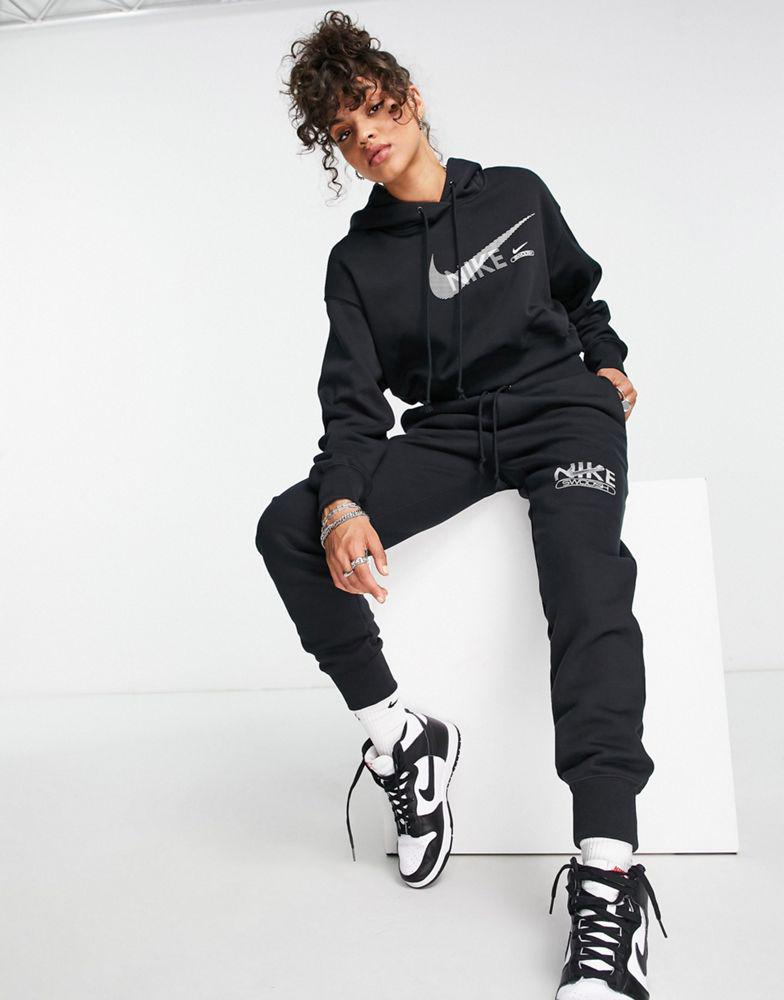 Nike Swoosh graphic joggers in black商品第4张图片规格展示