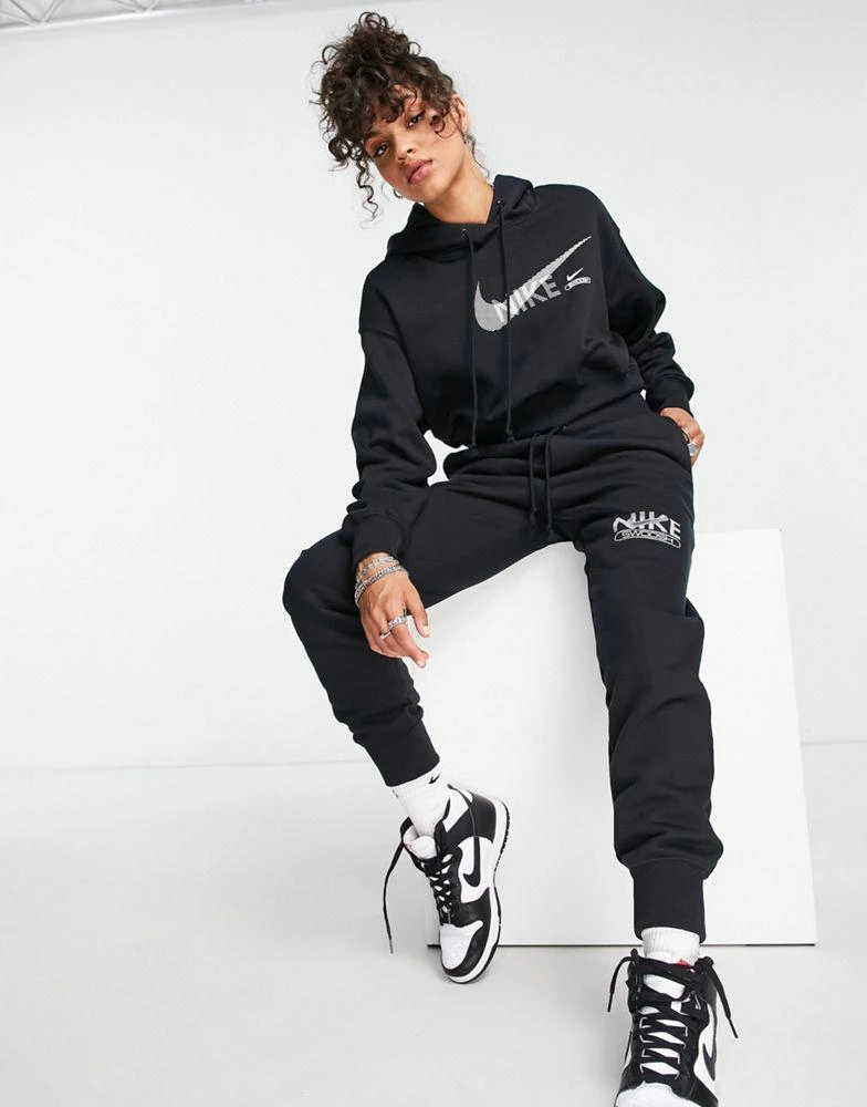 商品NIKE|Nike Swoosh graphic joggers in black,价格¥482,第4张图片详细描述