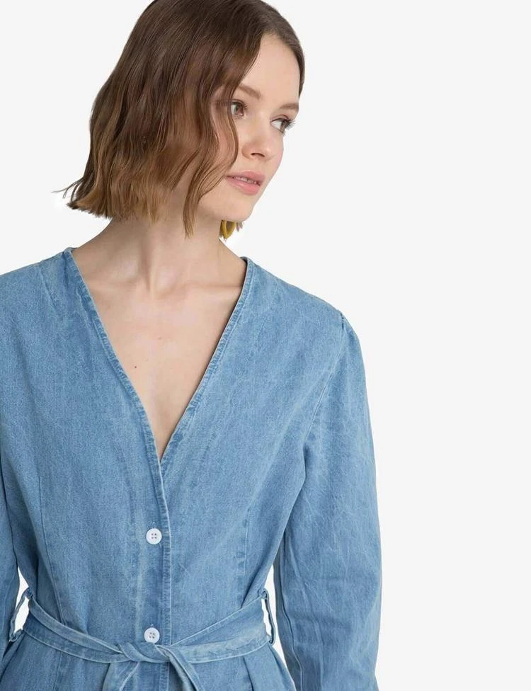 商品Pixie Market|Denim Midi Belted Button Dress,价格¥753,第3张图片详细描述