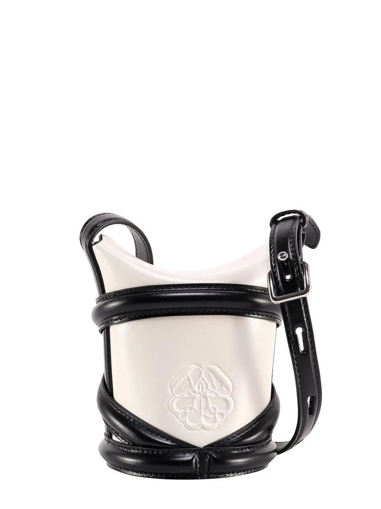 商品Alexander McQueen|Alexander McQueen The Curve Logo Embossed Mini Bucket Bag,价格¥2926,第2张图片详细描述