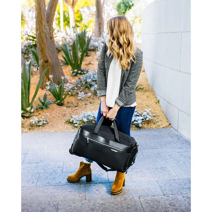 Just Right Wheeled Weekend Duffel Bag 商品