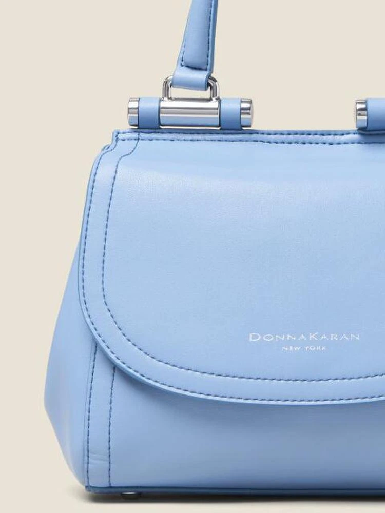 商品DKNY|光滑皮革迷你小背包,价格¥1055,第4张图片详细描述