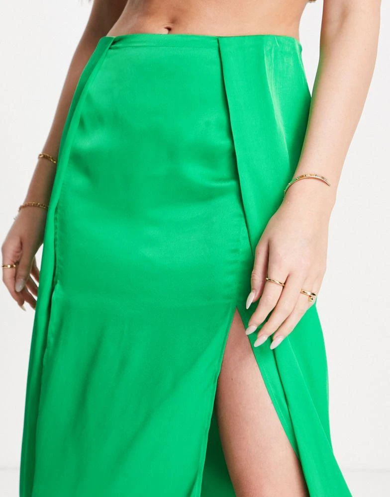 商品French Connection|French Connection satin slip skirt in light green,价格¥270,第3张图片详细描述